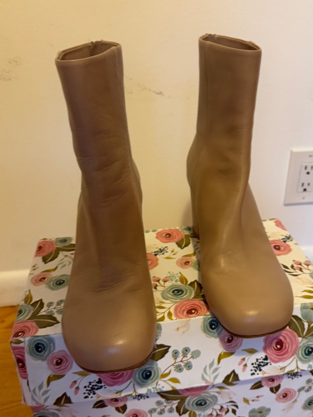 Scanlan Theodore Taupe Leather Ankle Boots EU 40 Made in Italy